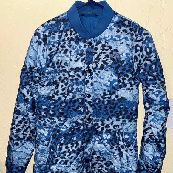 Women’s Northface jacket - Picture 2 of 9